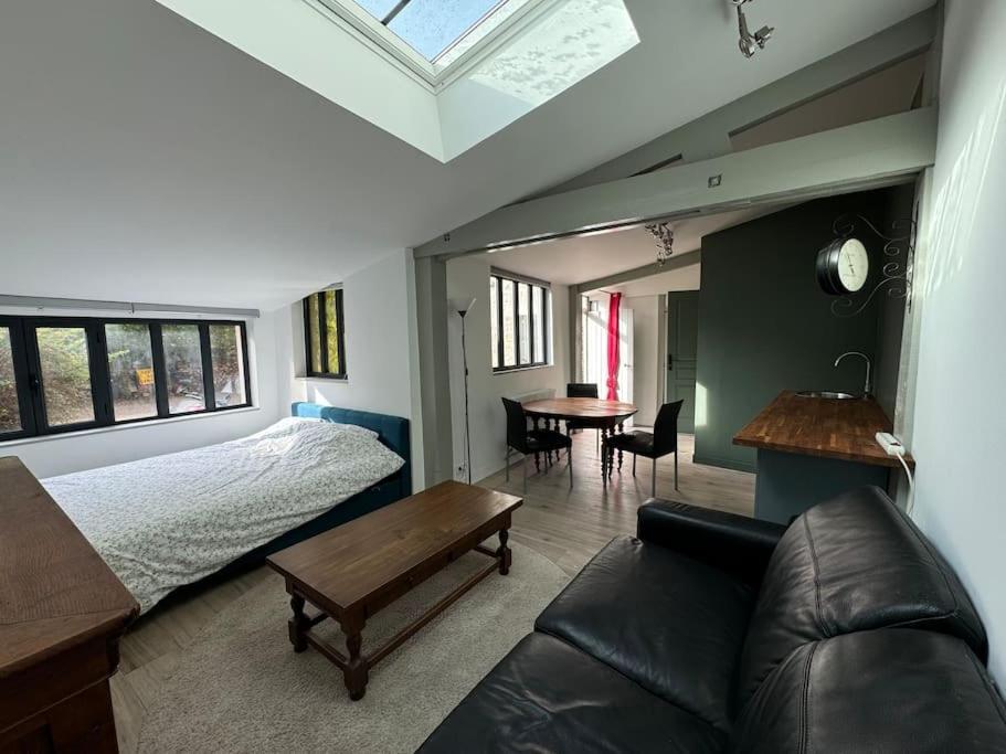 Petite Maison Independante Avec Parking Vétheuil エクステリア 写真