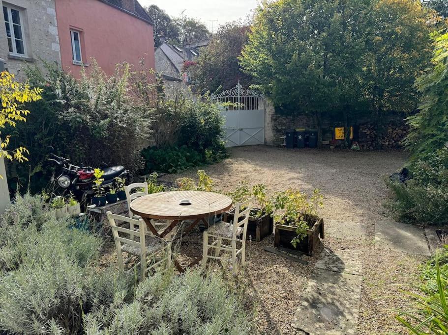 Petite Maison Independante Avec Parking Vétheuil エクステリア 写真