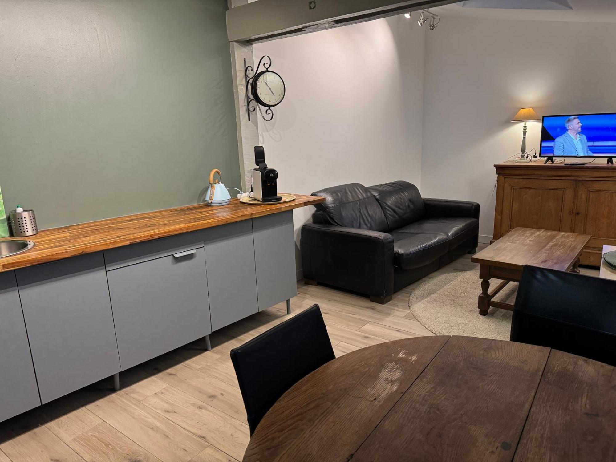 Petite Maison Independante Avec Parking Vétheuil エクステリア 写真